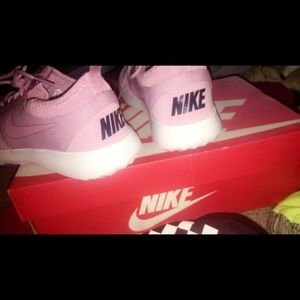 Nike Roshes